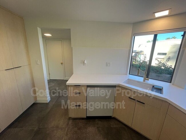 Building Photo - 72335 Canyon Ln