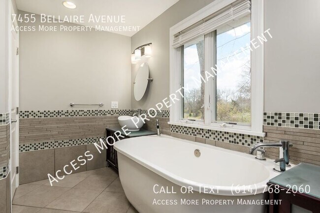 Building Photo - 7455 Bellaire Ave