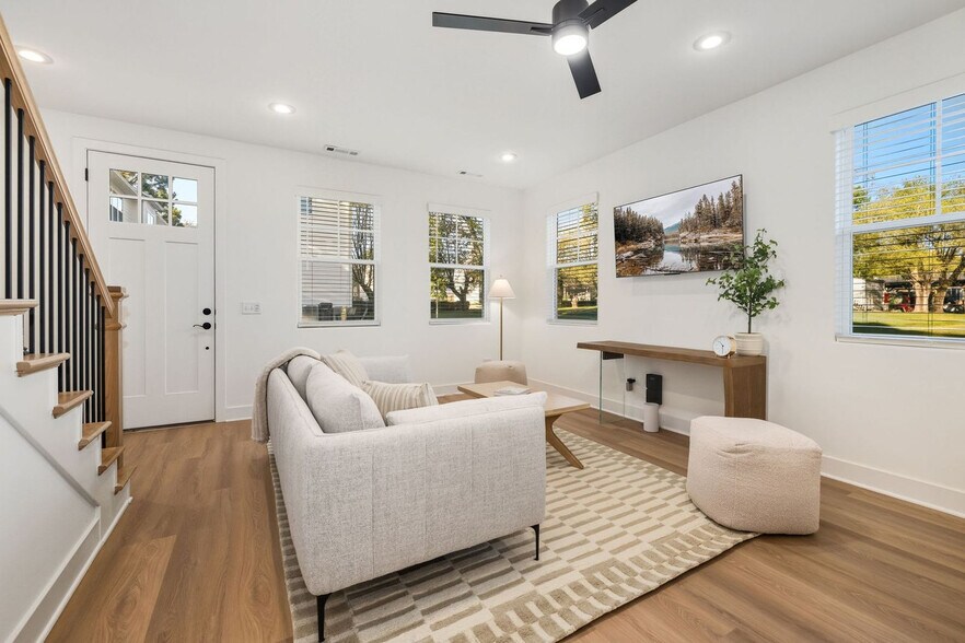 Building Photo - 1324 Van Buren Ave