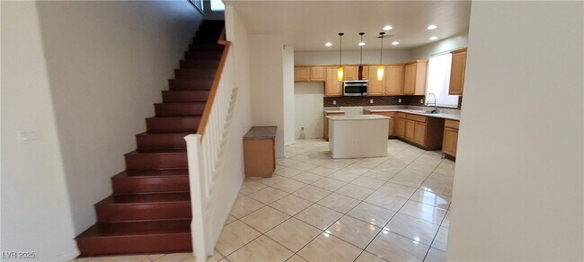 Building Photo - 8198 Rock Meadows Dr