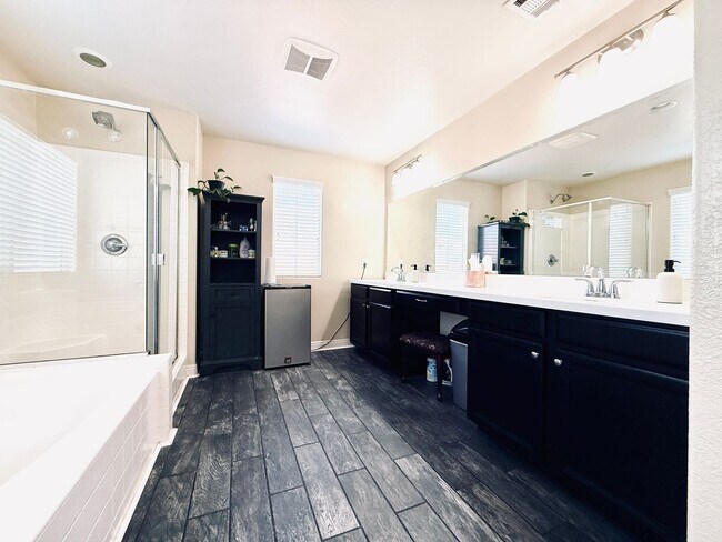 Building Photo - Coming Soon-Beautiful Home in El Dorado Gated Community!