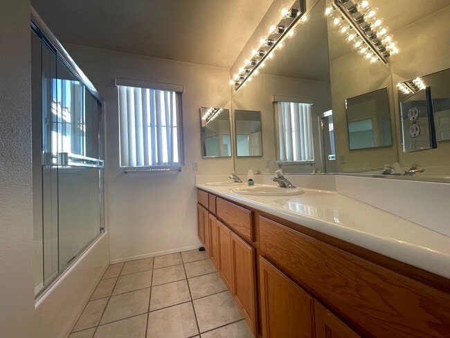 Building Photo - 9751 Ocotillo Falls Ave