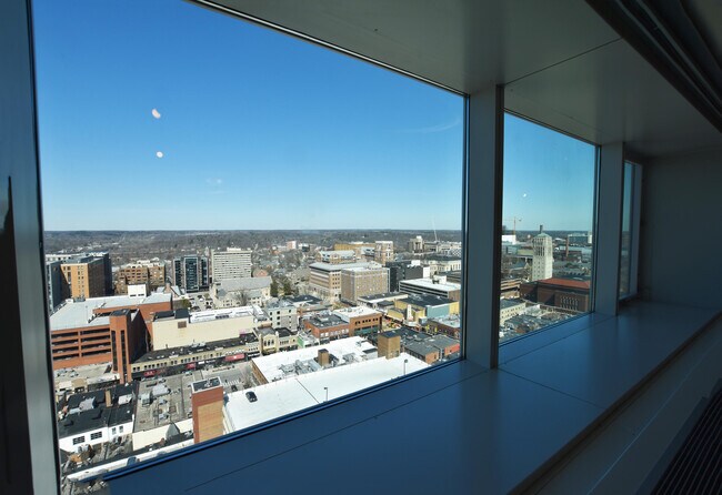 Building Photo - 555 E William St