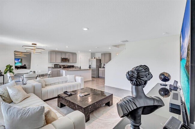 Building Photo - 7601 Rosewood Gdn Lp