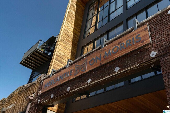 Building Photo - 2212 1st Ave N