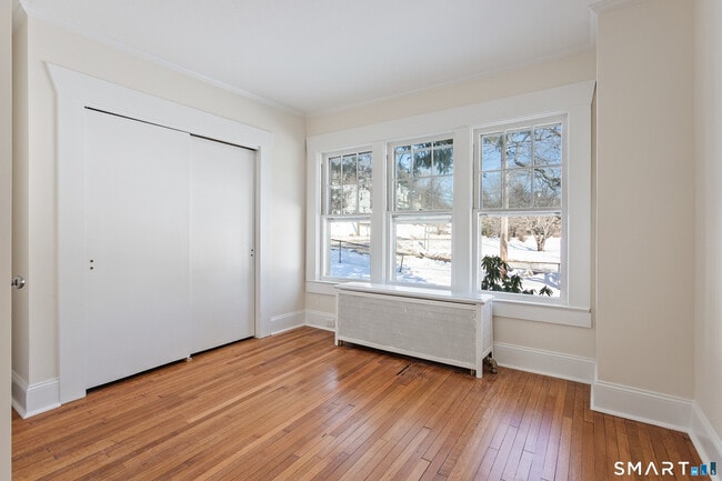 Building Photo - 32 Bartlett Ave