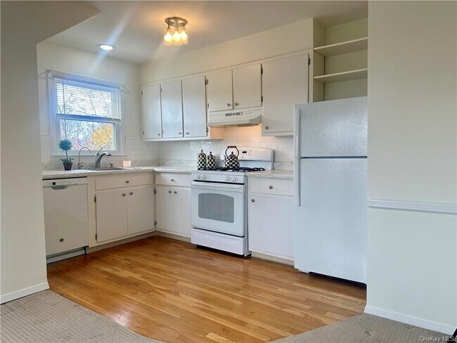Primary Photo - 17 Harrison Ave