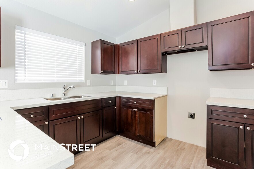 Building Photo - 4345 E Philadelphia Ave