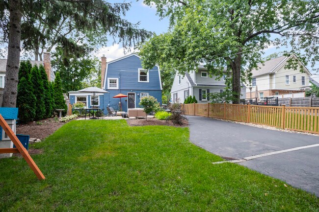 Building Photo - 449 Longfellow Ave