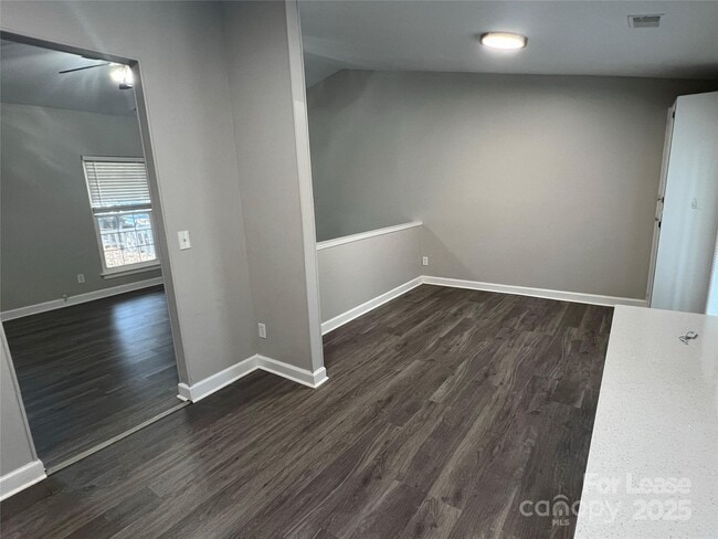 Building Photo - 6040 Sunset Chase Ln