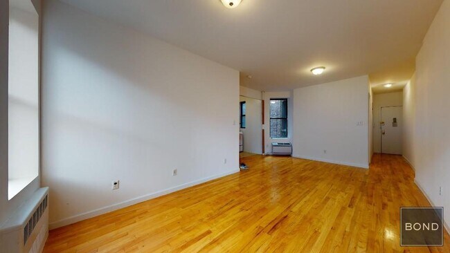Building Photo - 417 E 65th St