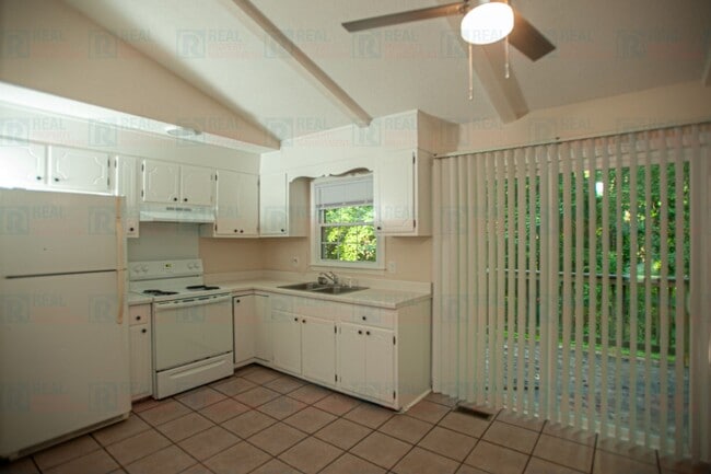 Building Photo - 8722 Rollingwood Rd