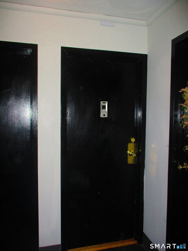 Building Photo - 87 Glenbrook Rd