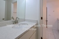 Building Photo - 111 Twisted Oak Pl