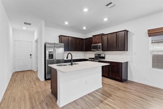 Building Photo - 102 Coyote Mountain Cv