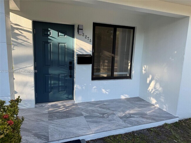 Building Photo - 3275 SW 27th St