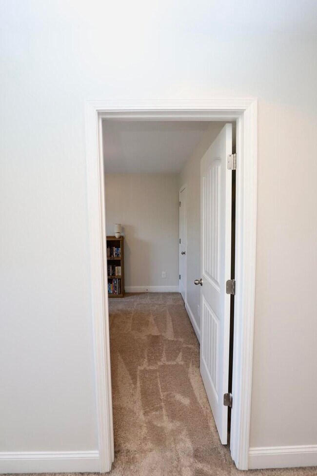 Building Photo - 545 Curlew Cir