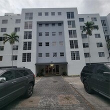 Building Photo - 210 SW 11th St