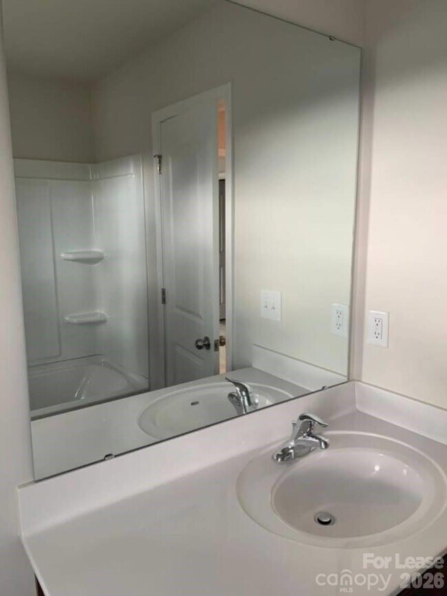 Building Photo - 9303 Grand Valley Dr