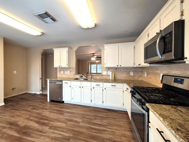 Building Photo - 3401 Wheatstalk Ln