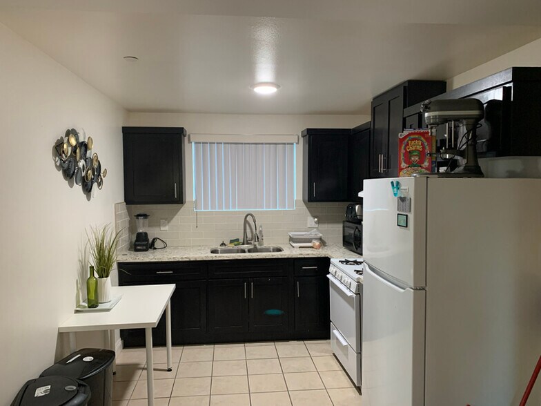 Building Photo - 4424 S Wilton Pl