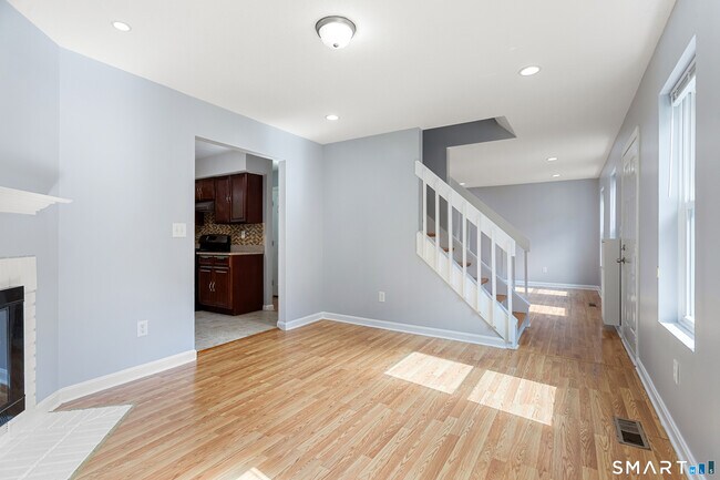 Building Photo - 124 Branca Ct