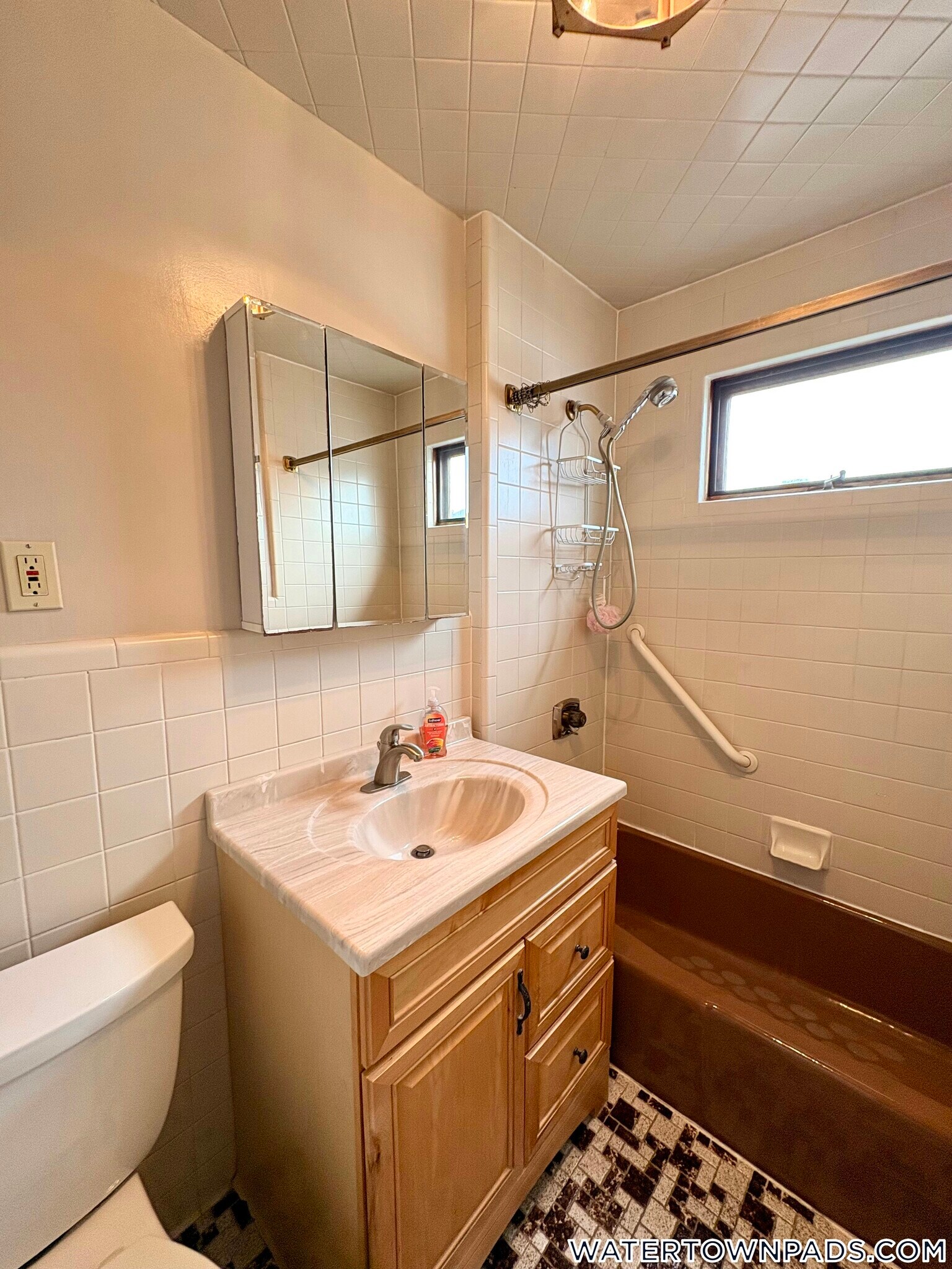 Building Photo - 9 Edgecliff Rd