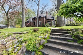 Building Photo - 28 Woodmer Ln