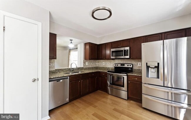 Building Photo - 8746 Ruppert Ct