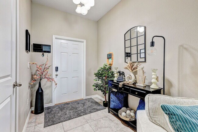 Building Photo - 12910 Utopia Gdns Wy