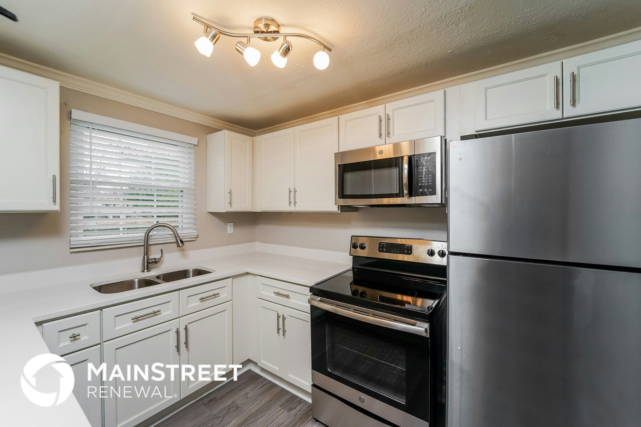 Building Photo - 731 Saratoga Dr