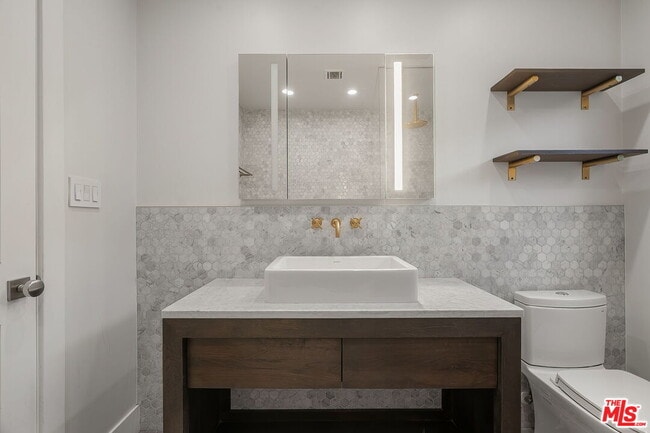 Building Photo - 2963 Virginia Ave