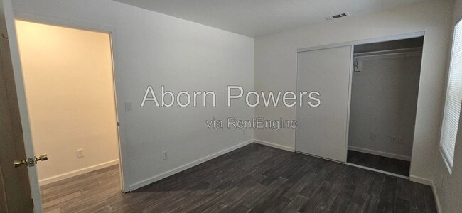 Building Photo - 6271 Red Robin Rd