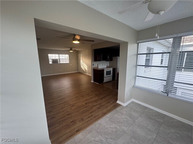 Building Photo - 7019 Cedarhurst Dr