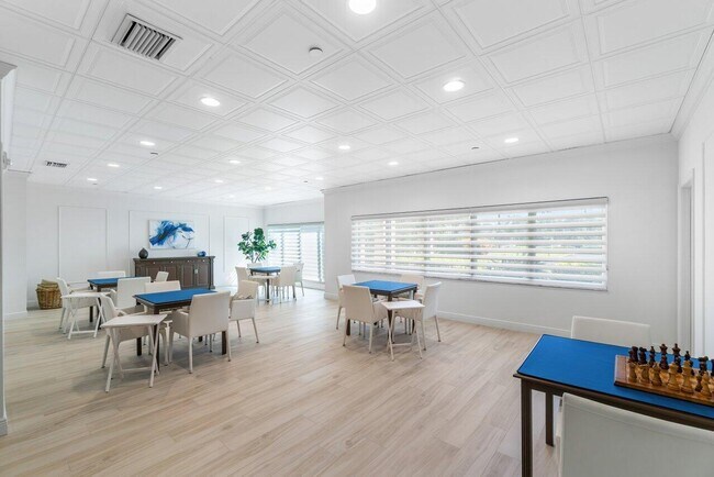 Building Photo - 4301 N Ocean Blvd
