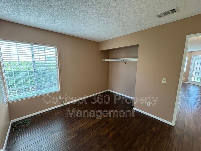 Building Photo - 770 W Almond St