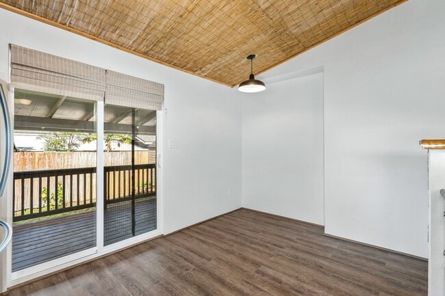 Building Photo - Remodeled 2 Bed/ 1 Bath Main House in North Kihei