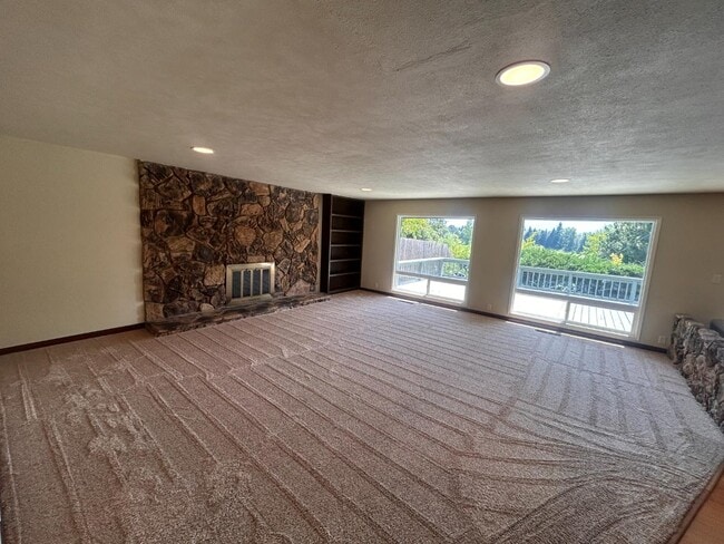 Building Photo - 2100 Hobert St