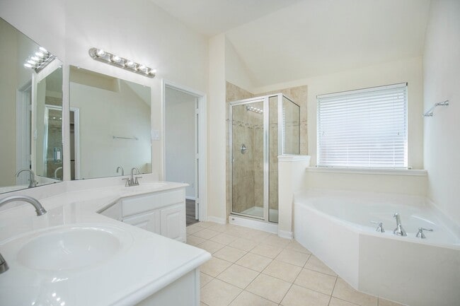 Building Photo - 835 Aqua Vista Ln