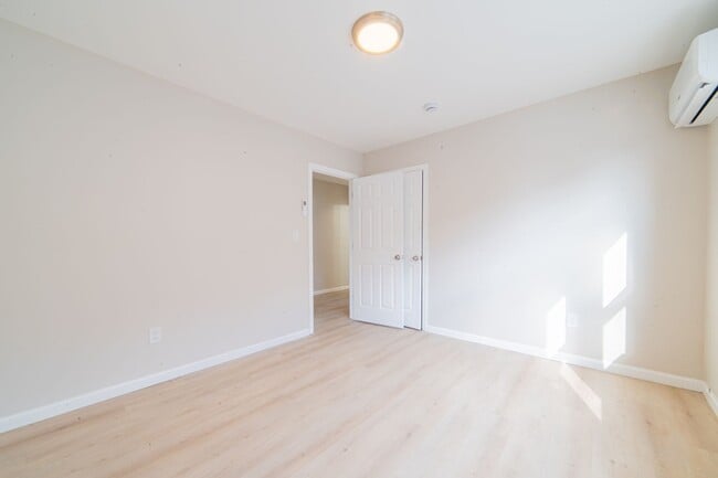 Building Photo - 115 N Delancy Pl