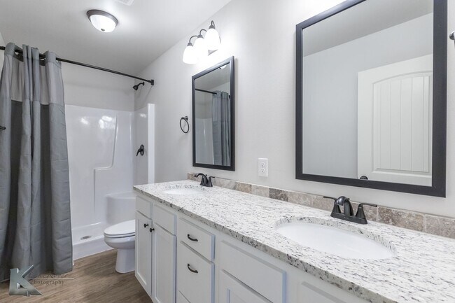 Building Photo - NEW CONSTRUCTION! 3 bed, 2 bath, 2 car garage; ALL KITCHEN APPLIANCES!