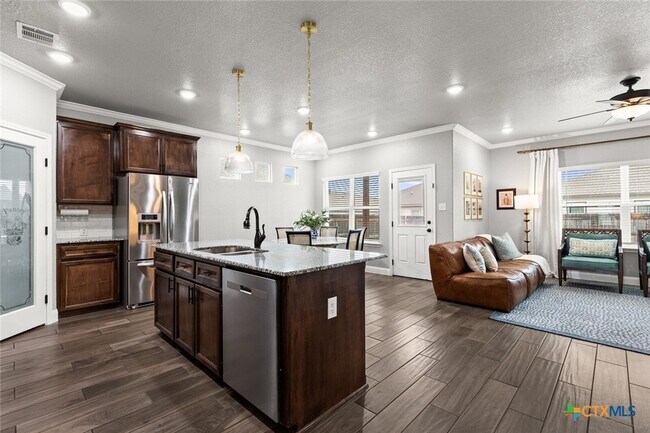 Building Photo - 1614 Flatland Trl
