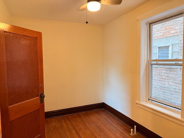 Bedroom 2 - 3423 N Ridgeway Ave