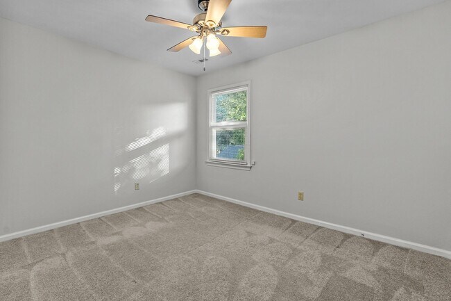Building Photo - Charming 4-Bedroom Home for Rent in Chesapeake