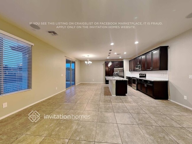 Building Photo - 3331 E Russell St