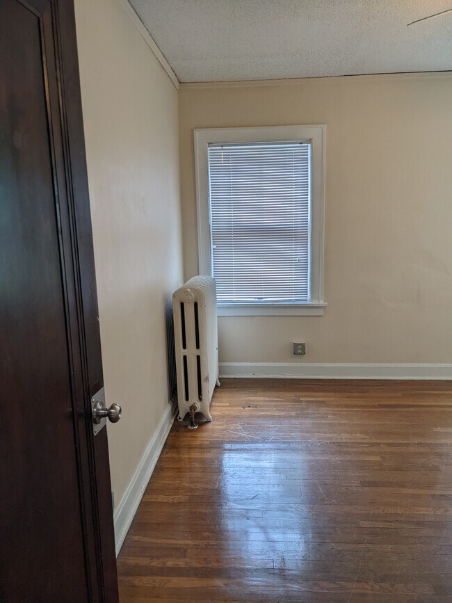 Building Photo - 1300 Rockhurst Rd