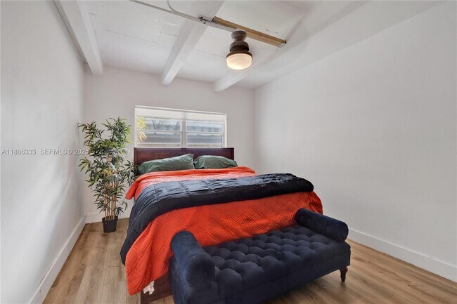 Building Photo - 325 Ocean Dr