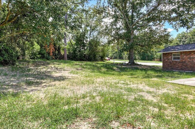 Building Photo - 4022 Windridge Dr