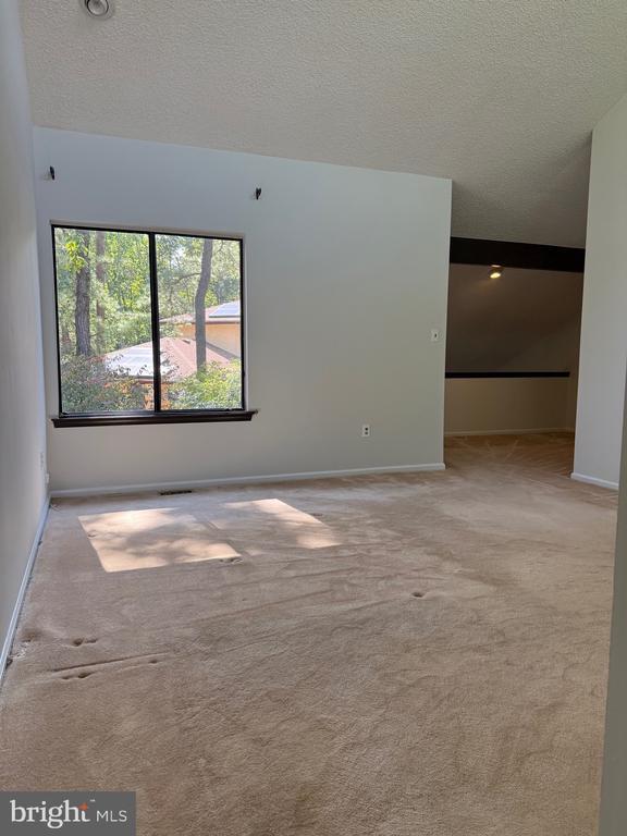 Building Photo - 4 Hazelhurst Dr