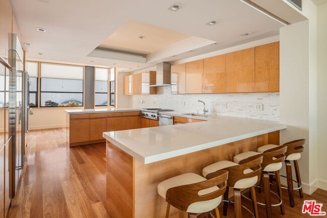 Building Photo - 115 Ocean Front Walk